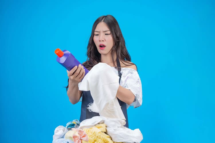 Rahasia Mencuci Pakaian Putih agar Tetap Cemerlang